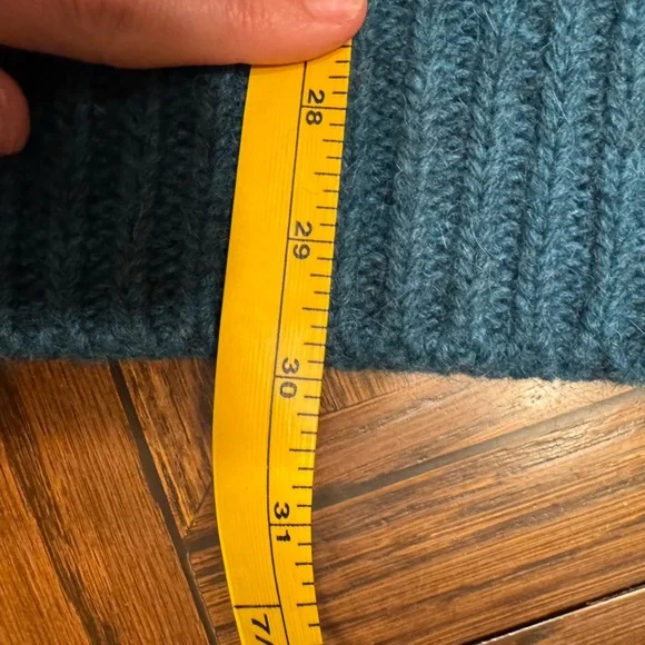 Yeezy rare lost hills season 5 Crew Neck Sweater size small teal
